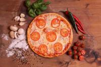 Paradicsomkarikás pizz